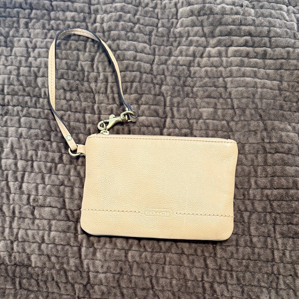 Vintage Coach Beige Leather Wristlet